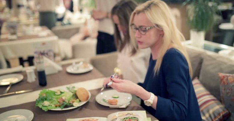 أفضل عروض أمسيات السيدات في مطاعم دبي خلال شهر نوفمبر