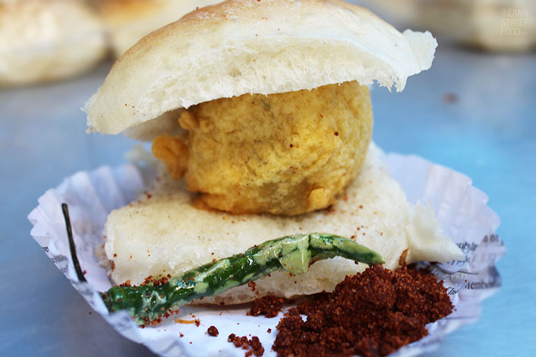 امول تشيز فادا باف Amul Cheese Vada Pav