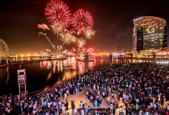 أفضل الوجهات لمشاهدة الألعاب النارية في دبي خلال عيد الإتحاد ال47