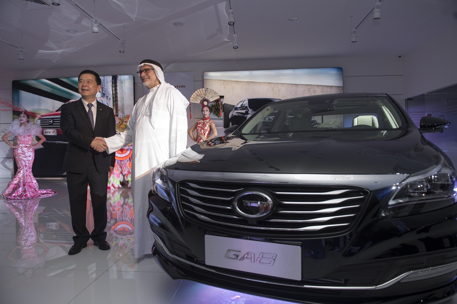 افتتاح صالة عرض سيارات جي إيه سي موتور الجديدة في دبي