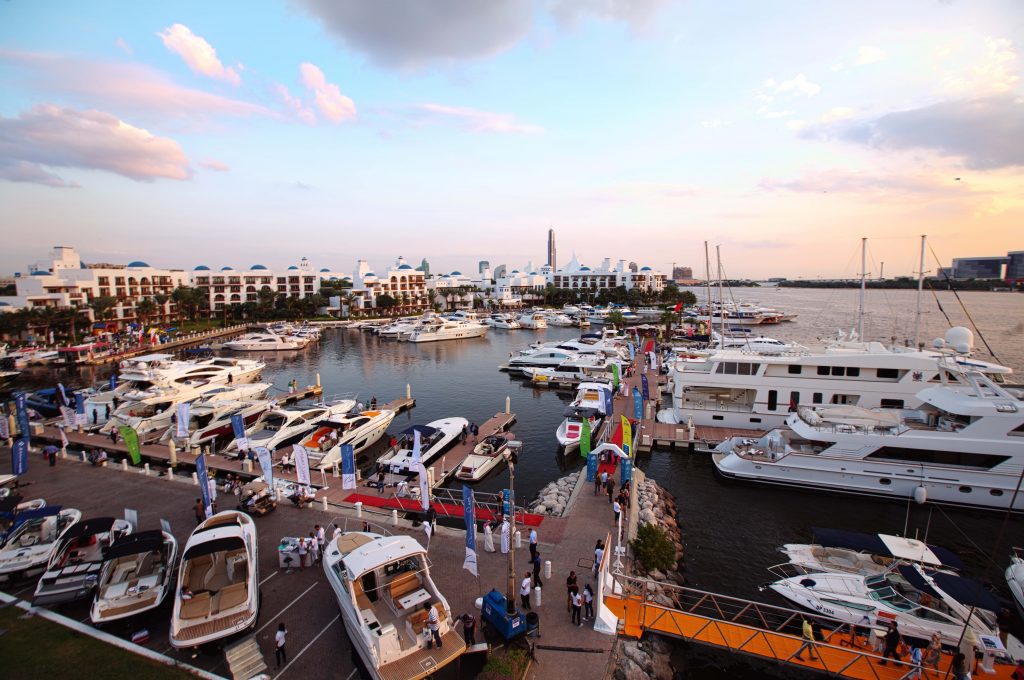 معرض دبي للقوارب واليخوت المستعملة في مرسى خور دبي