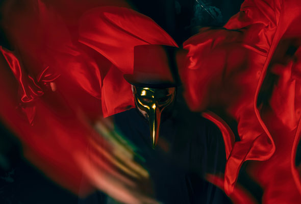 كلابتوني Claptone
