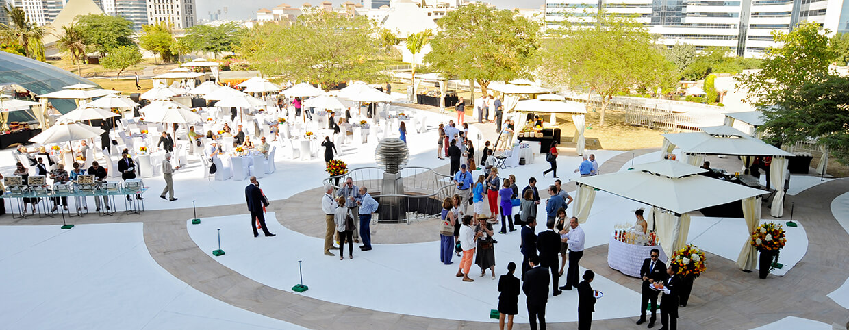 سوق رافلز للكريسماس Raffles Christmas Market