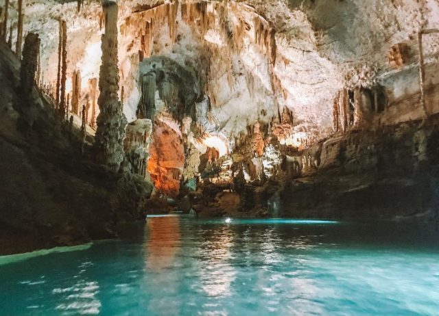 مغارة جعيتا في لبنان Jeita Grotto in Lebanon