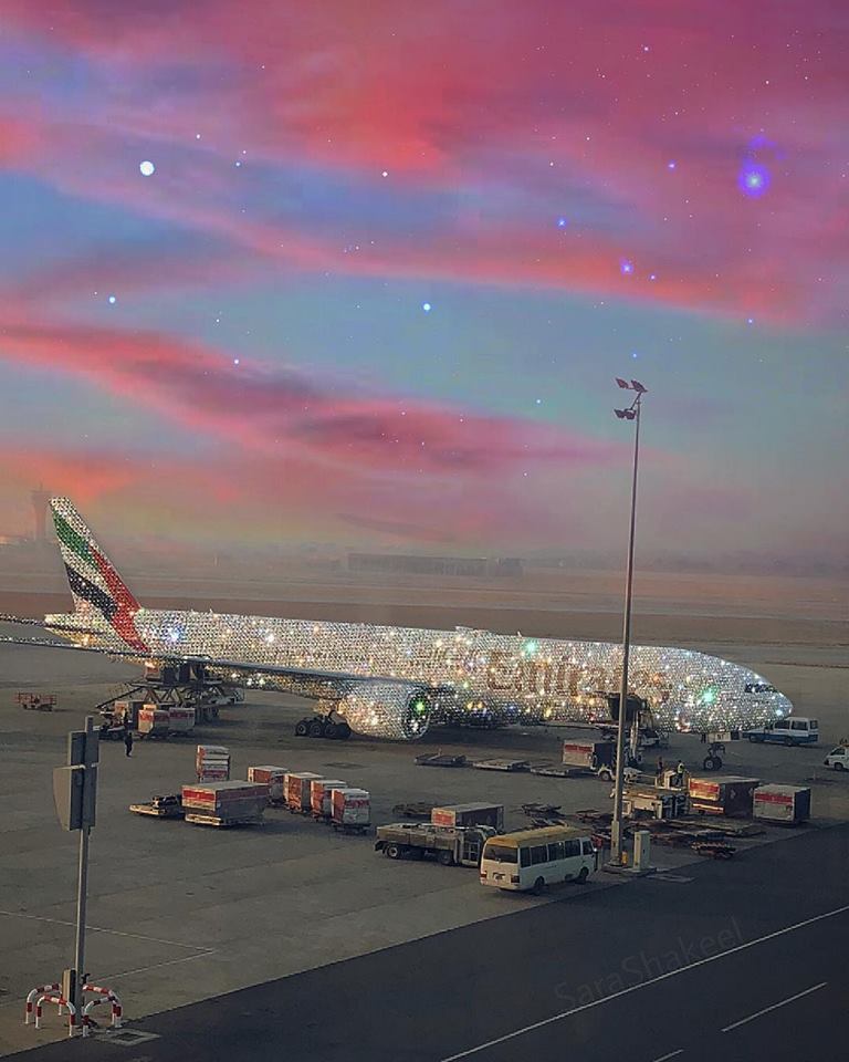 طائرة بوينج 777 مرصعة بالألماس