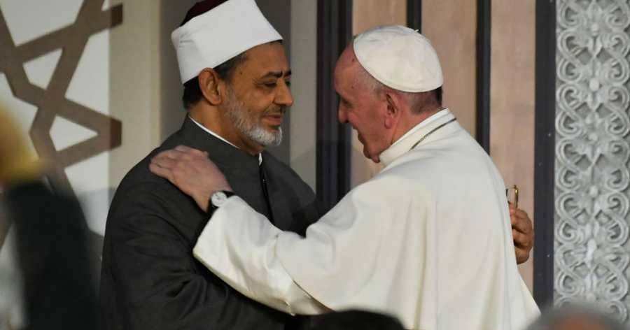 البابا فرنسيس وشيخ الأزهر أحمد الطيب