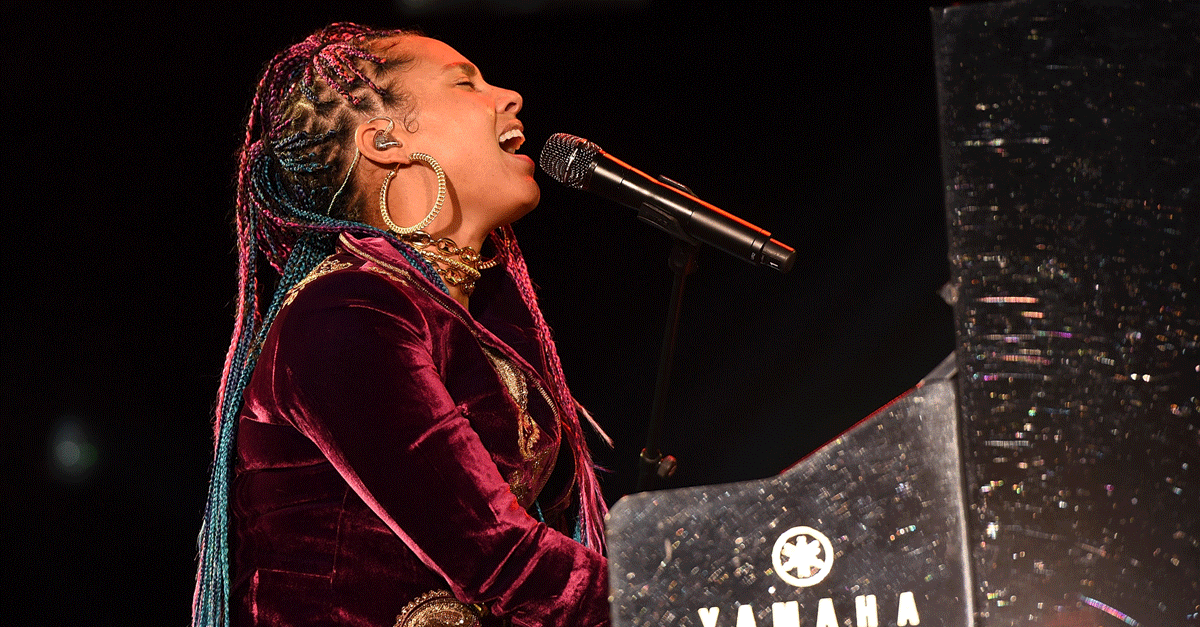 المغنية والمؤلفة وكاتبة الأغاني أليشيا كيز Alicia Keys