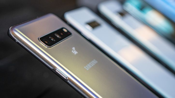 خدمة الطلب المسبق على هواتف مجموعة Galaxy S10 في الإمارات