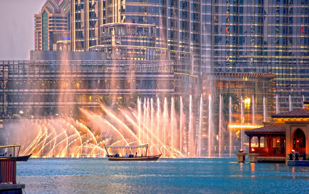 دبي للسياحة تطلق منصّة سوق المعالم الترفيهية الإلكترونية
