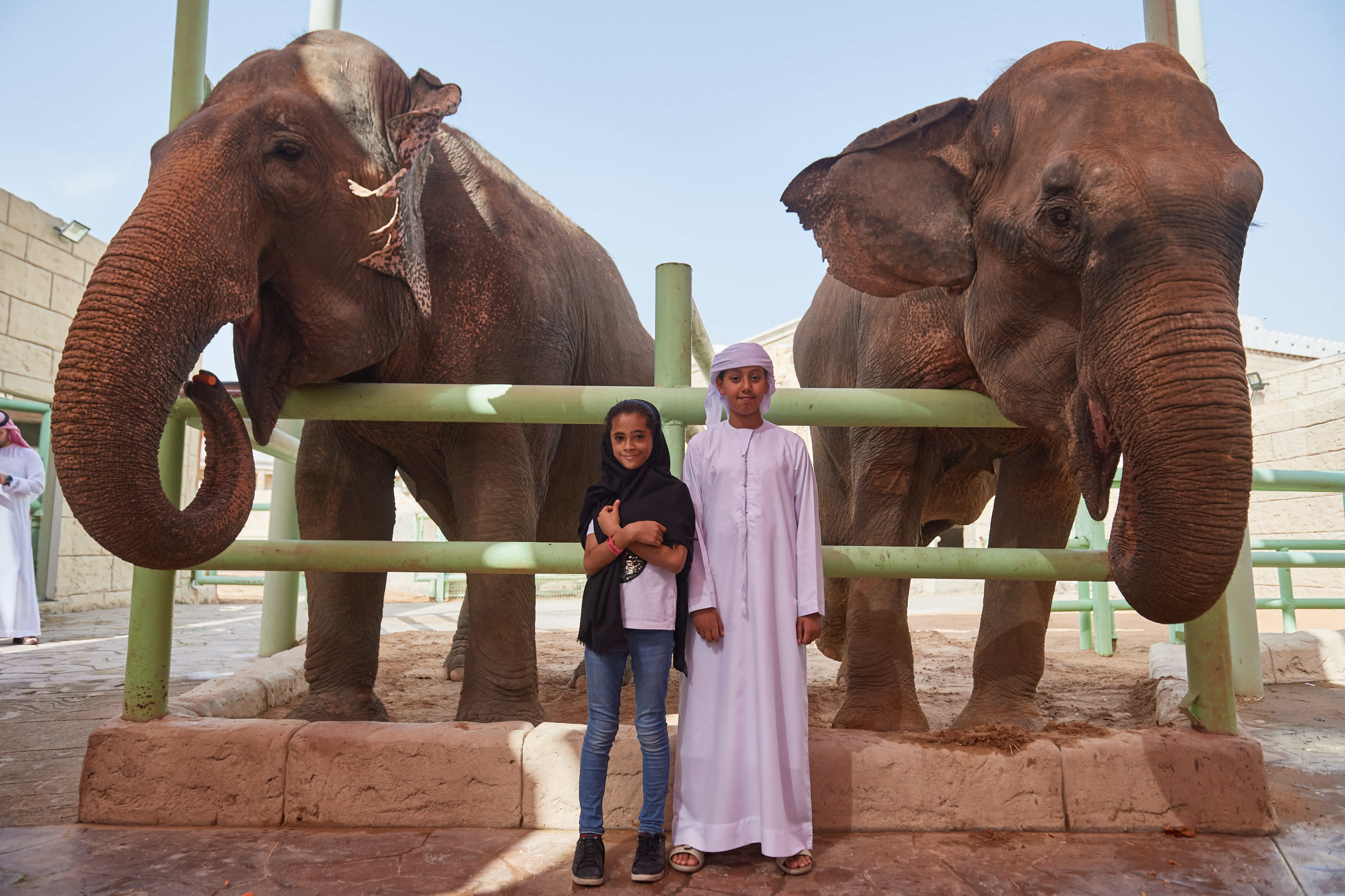 حديقة الإمارات للحيوانات تحتفل بيوم الطفل الإماراتي