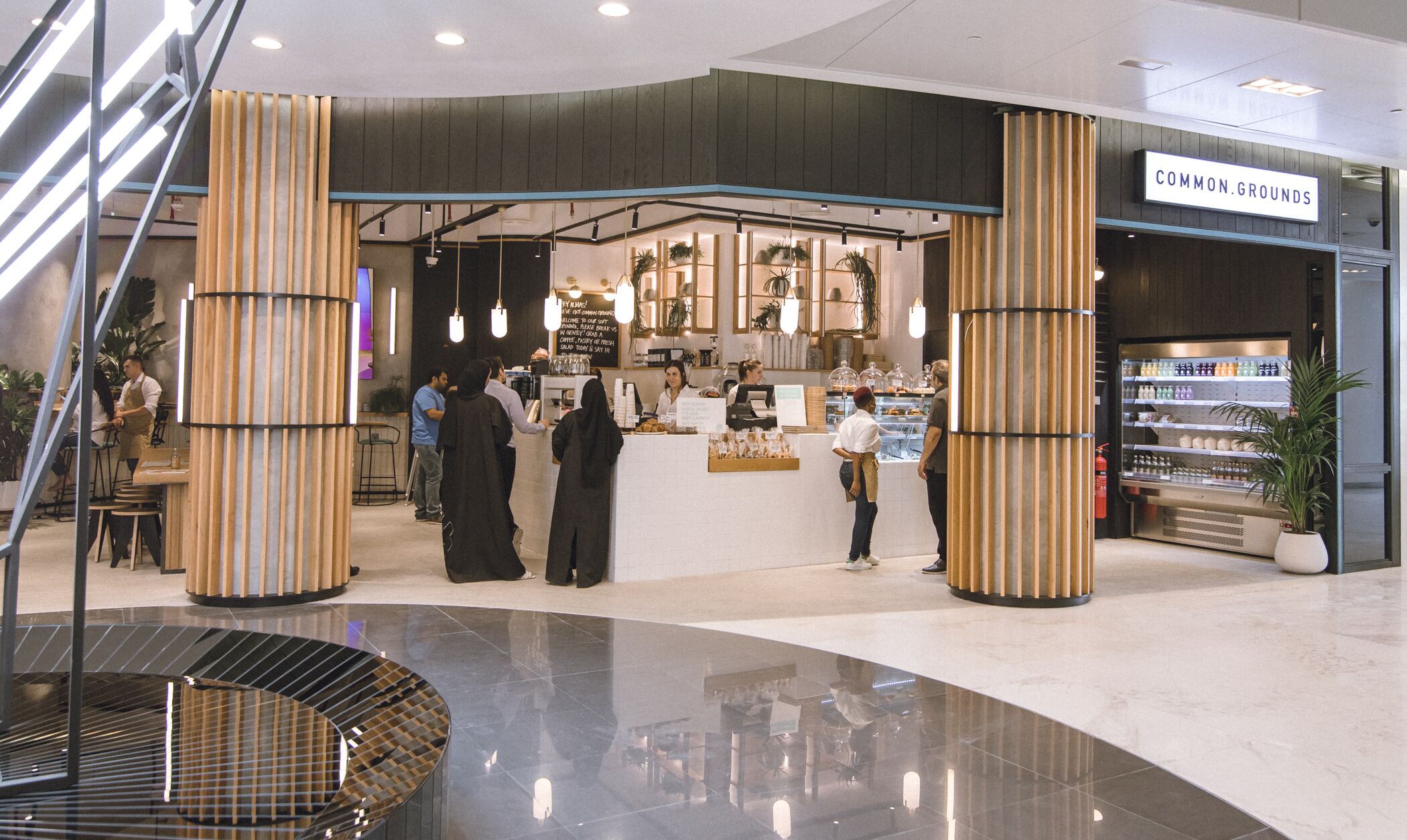 إفتتاح فرعٍ جديد لمقهى كومون جراوندز في أبراج بحيرات جميرا دبي
