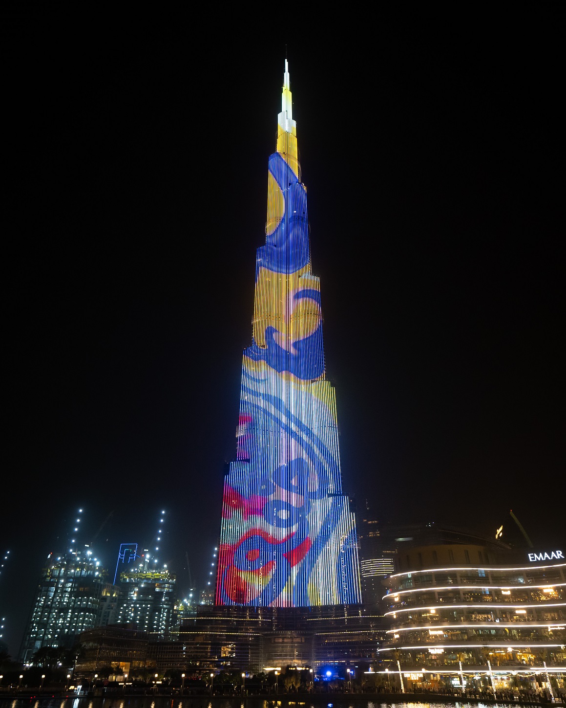 برج خليفة يحتفل بحلول شهر رمضان المبارك على طريقته الخاصة