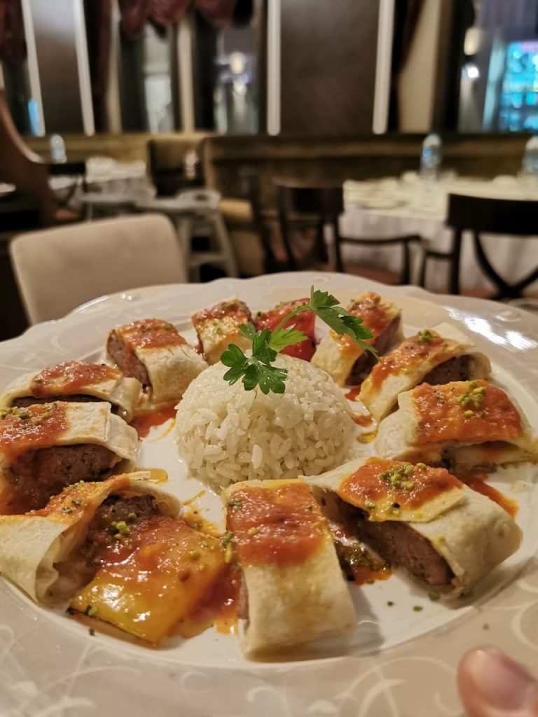 مطاعم فندق ريكسوس باب البحر