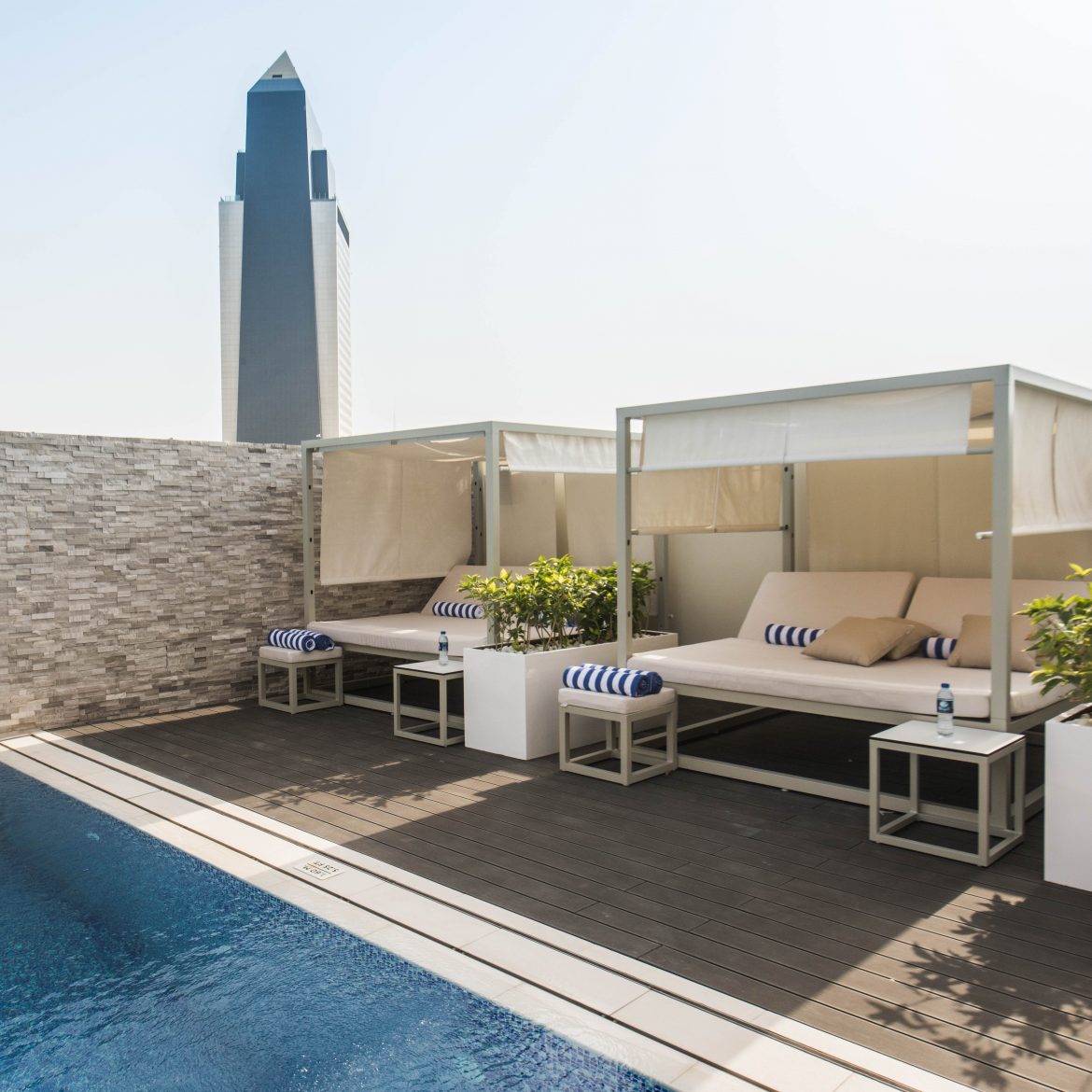 فندق نوفوتيل بر دبي يتيح لضيوفه عرض ترقية الغرفة مجاناً