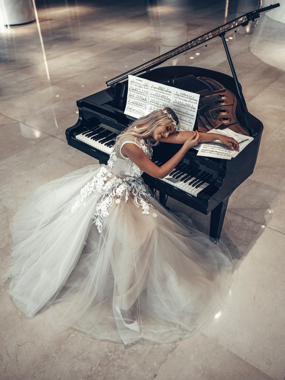 عازفة البيانو الأكثر شهرة في دبي