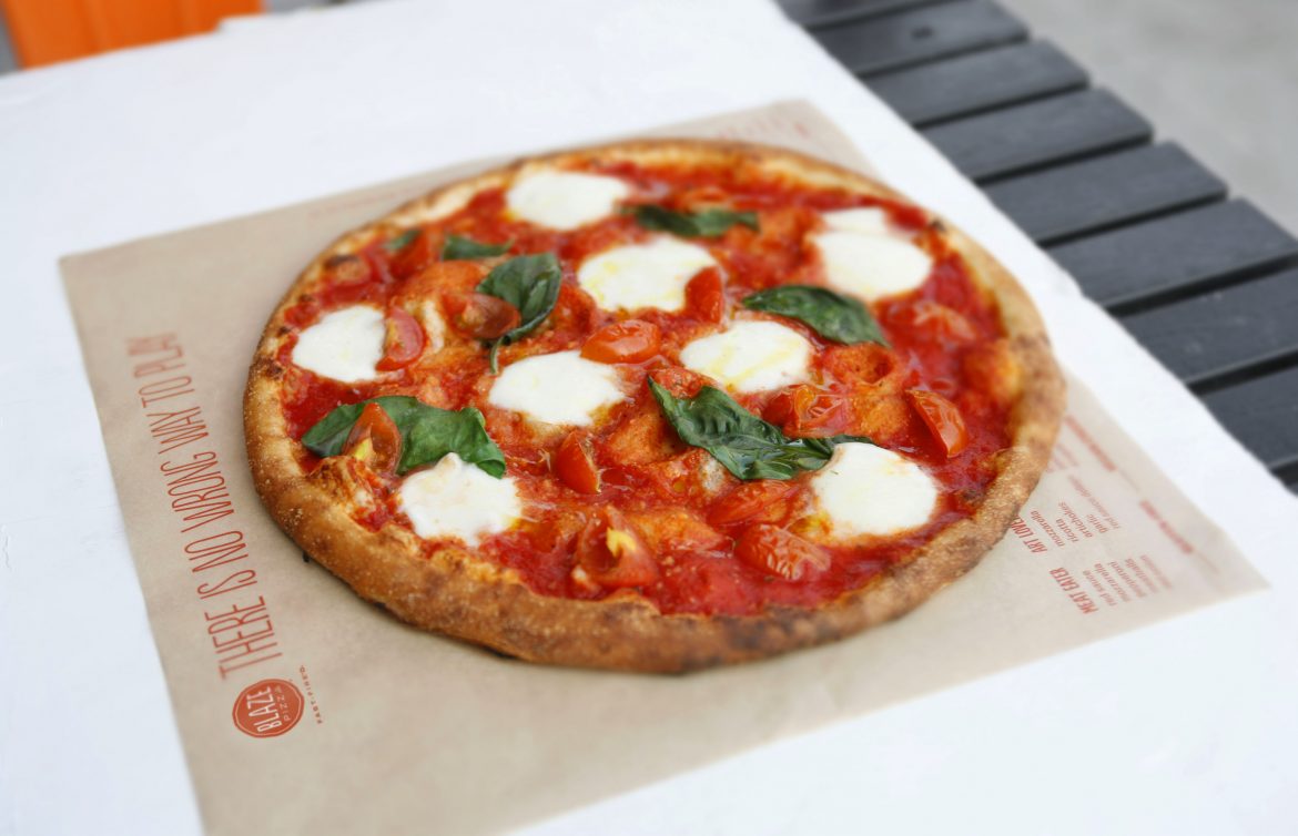 إفتتاح أول فرع لسلسلة مطاعم لبليز بيتزا في الإمارات 