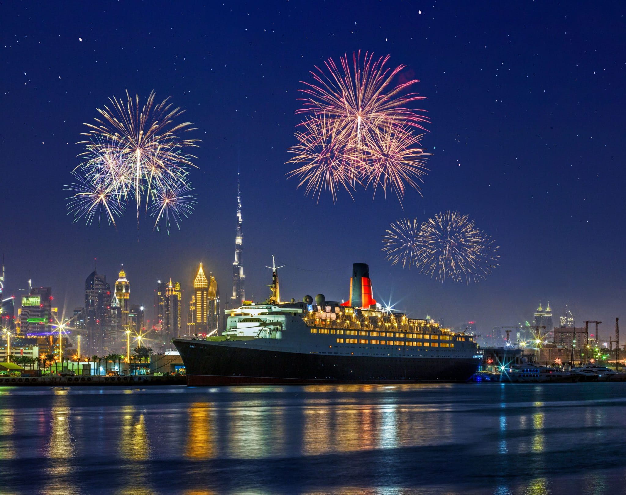 عروض سفينة الملكة إليزابيث 2 إحتفالاً برأس السنة 2020