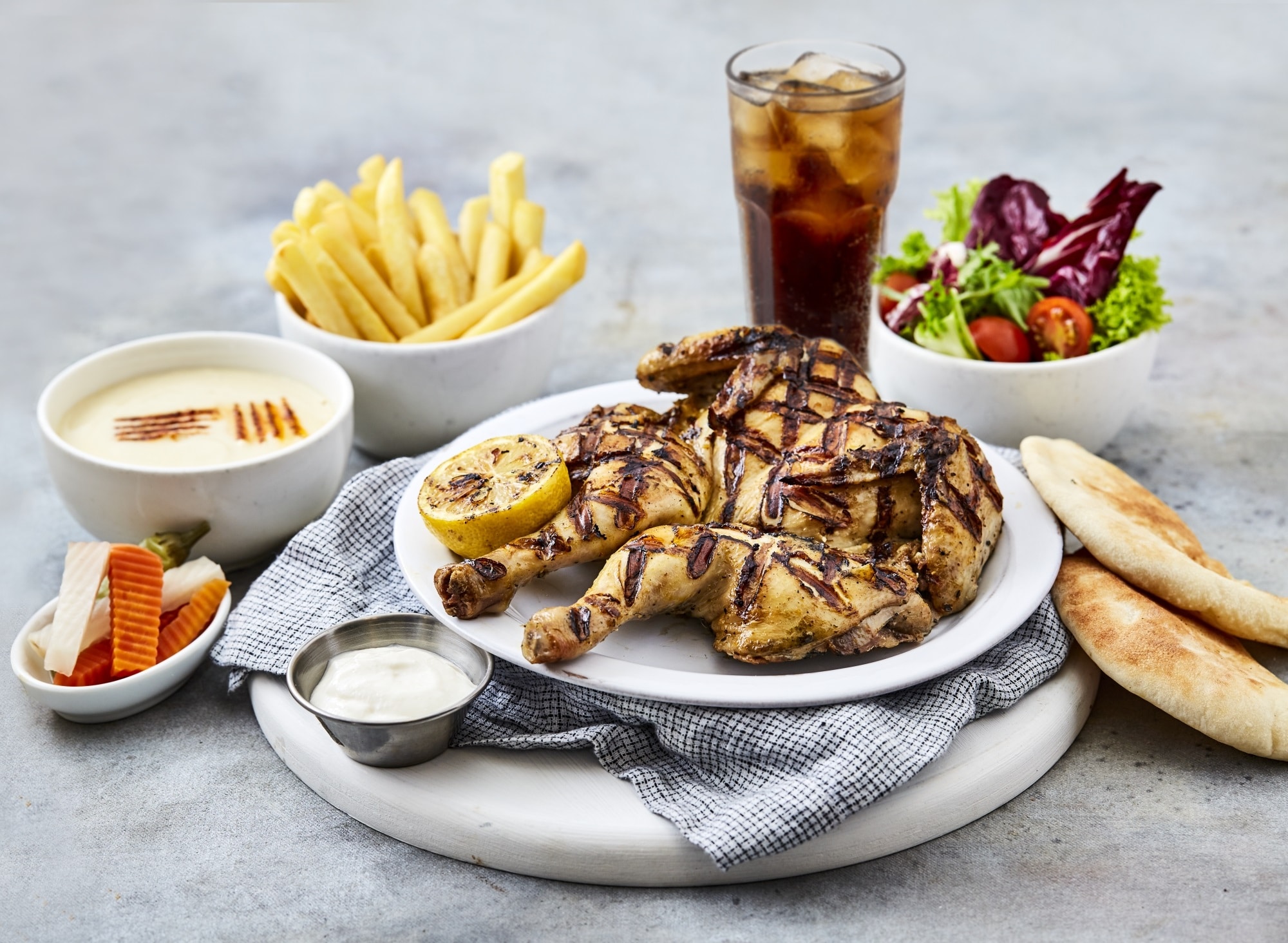 مطعم ماكس آل أباوت شيكن يطلق تشكيلة جديدة من وجبة كومبو الدجاج المشوي