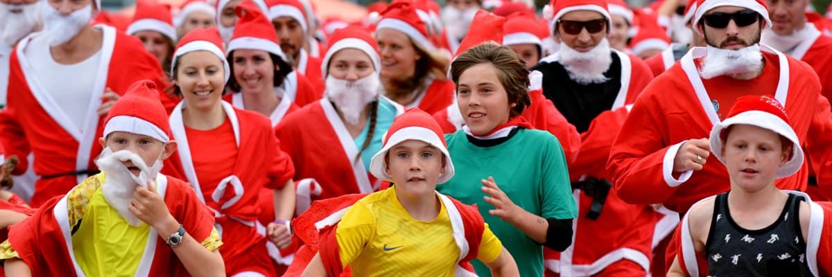 فعالية ذا سانتا ران في دبي dubai festival city santa run