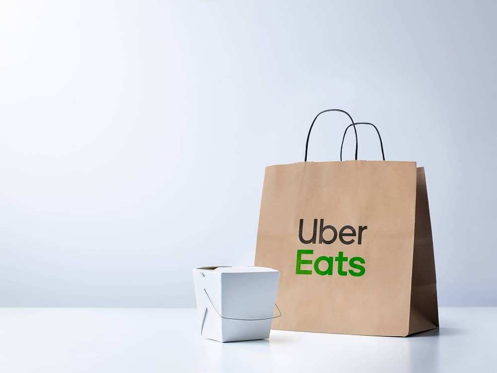 منصة توصيل وجبات الطعام Uber Eats