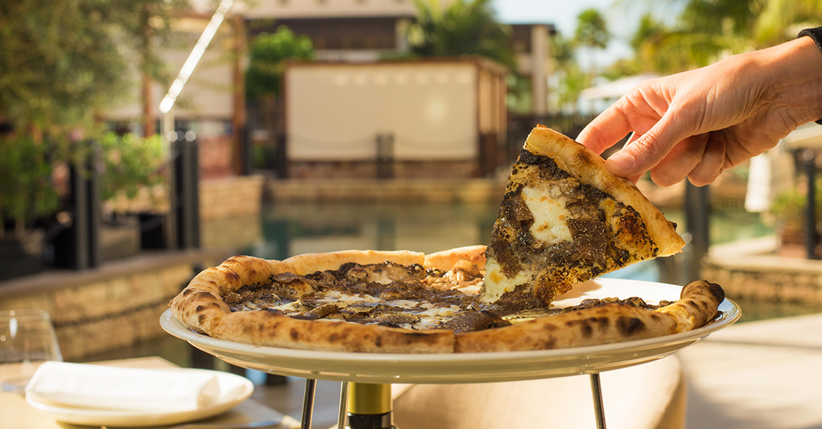 أين تتناول أفضل بيتزا الكمأة في دبي ؟