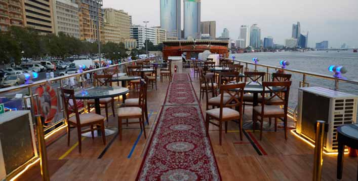 إحتفلوا بعيد الحب 2020 في رحلة بحرية رائعة على قارب الداو بخور دبي