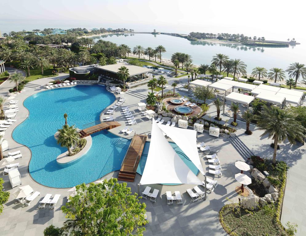 فندق الريتز كارلتون البحرين يطرح باقة جديدة من تجارب الطعام وأسلوب الحياة