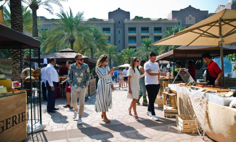 فندق قصر الإمارات يدعوكم للإستمتاع ببرنش القصر في لاس بريساس