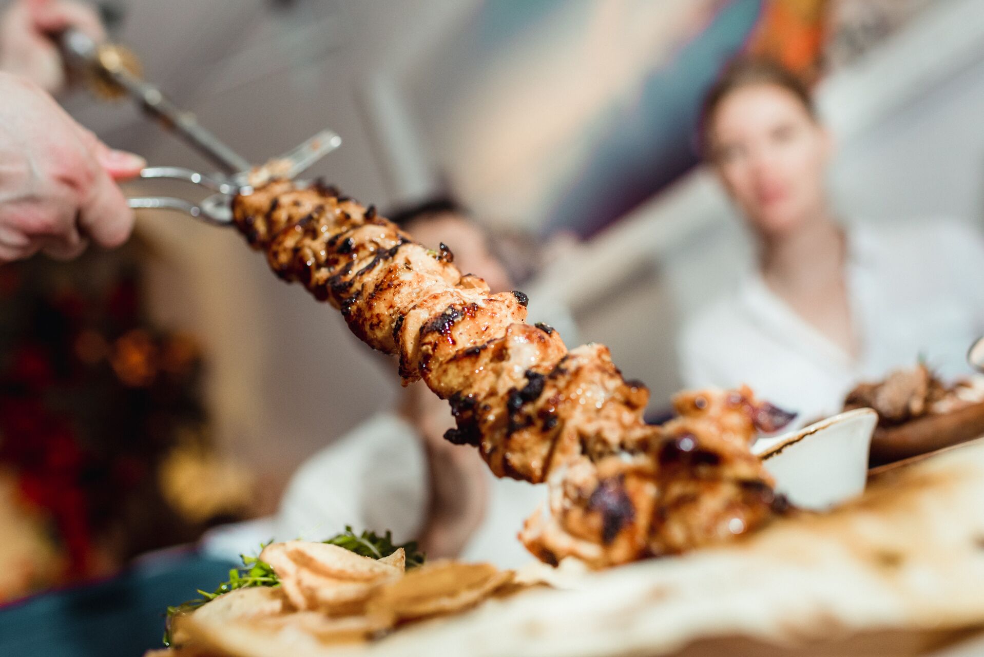 المطعم اليوناني أوبا يطلق قائمته الجديدة '' الوليمة اليونانية ''