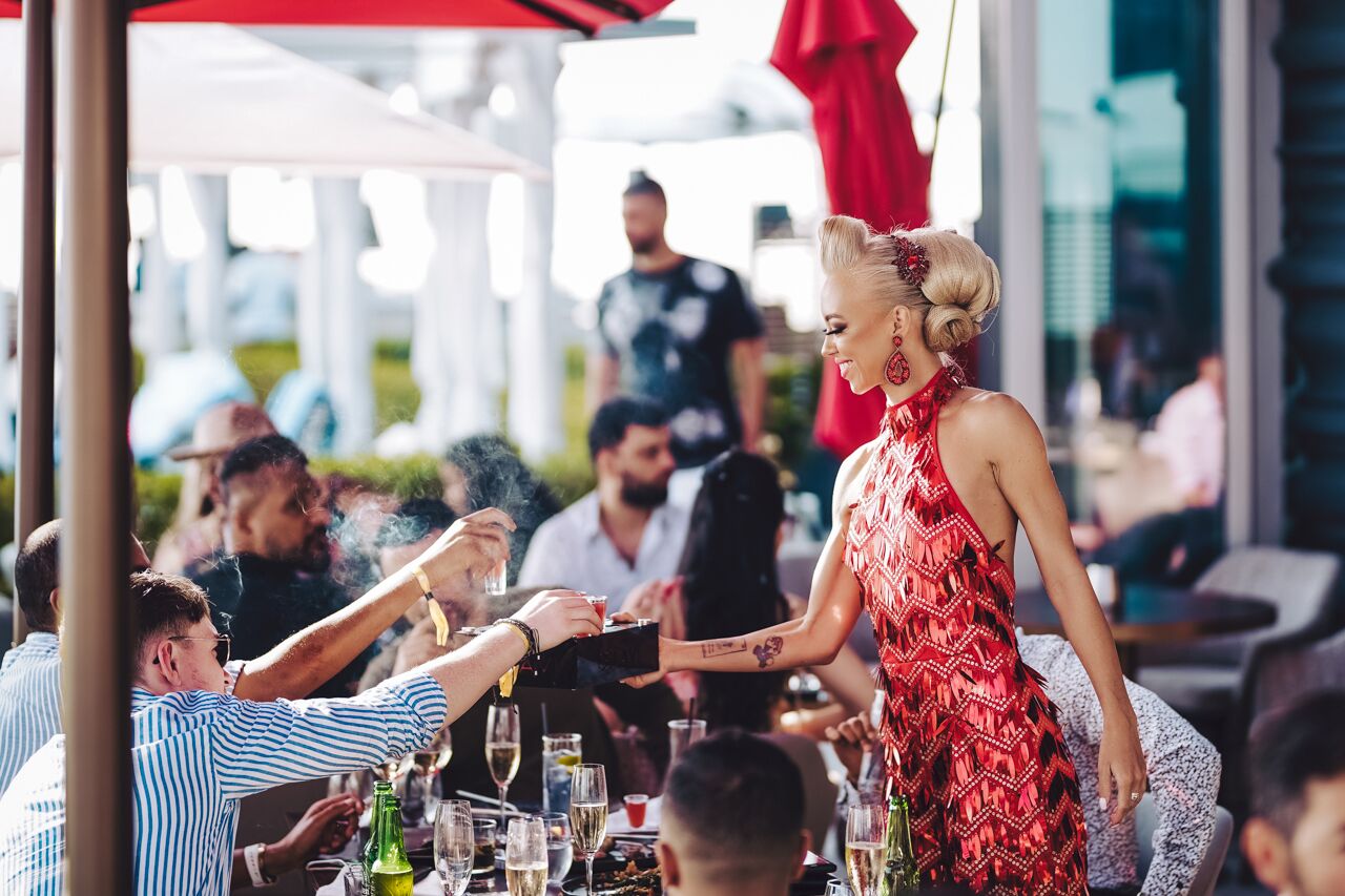 مطعم سي لا في دبي يطلق وجبة البرانش الشهية Brunch on 54