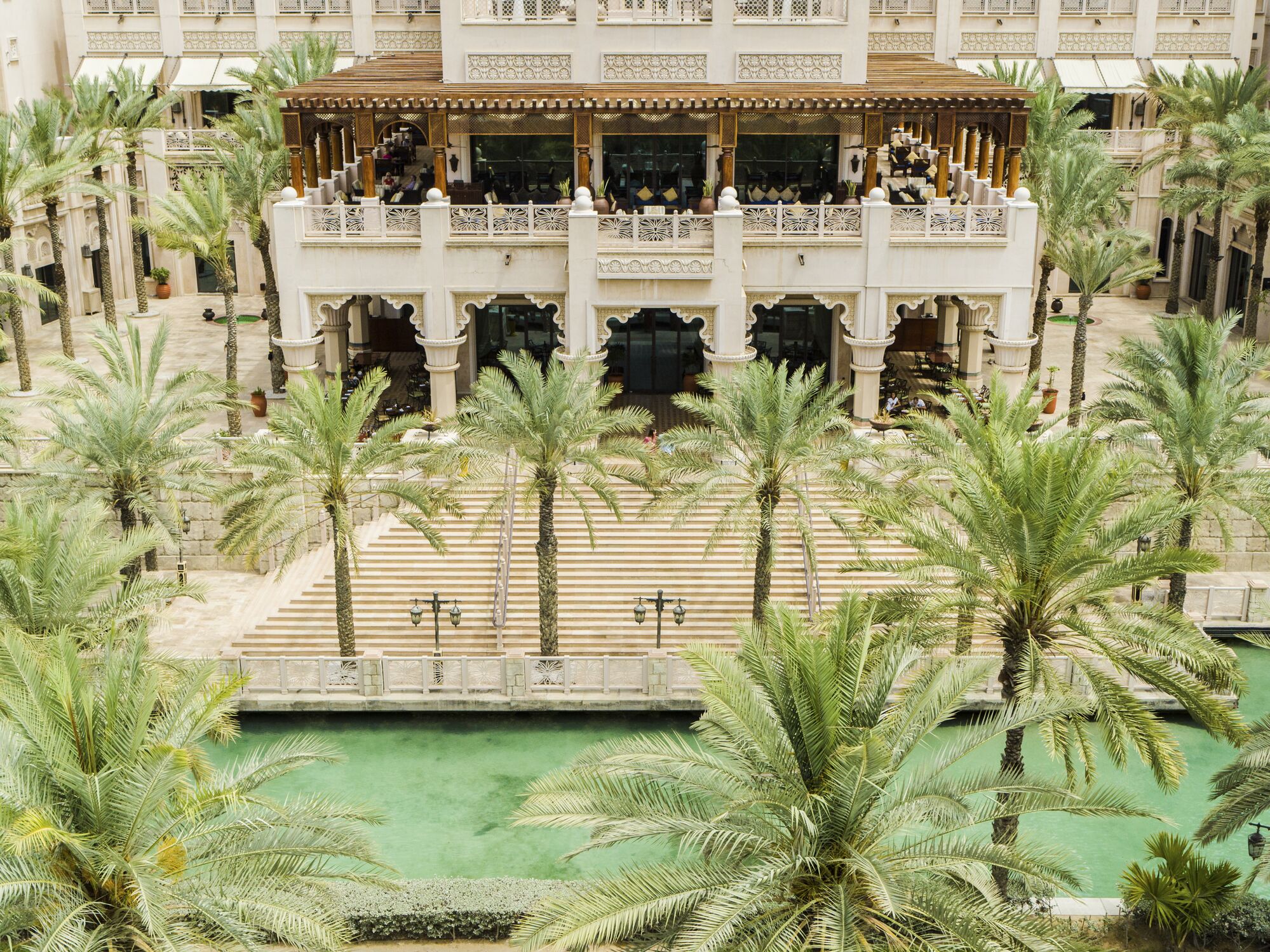 Medium_resolution_150dpi-Jumeirah Al Qasr – Arboretum Stairs – Aerial – Drone