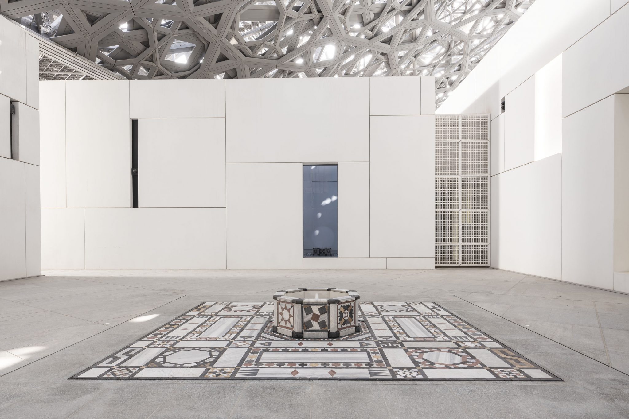متحف اللوفر أبوظبي ينظم جلسة افتراضية بعنوان في الفن بلسم