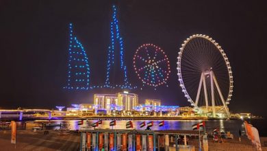 سماء دبي تتزين بعروض الدرون الضوئية خلال مهرجان دبي للتسوق 2020