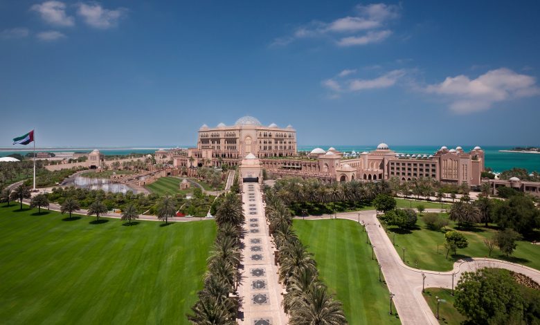 عروض فندق قصر الإمارات إحتفالاً بعيد الميلاد ورأس السنة الميلادية 2021