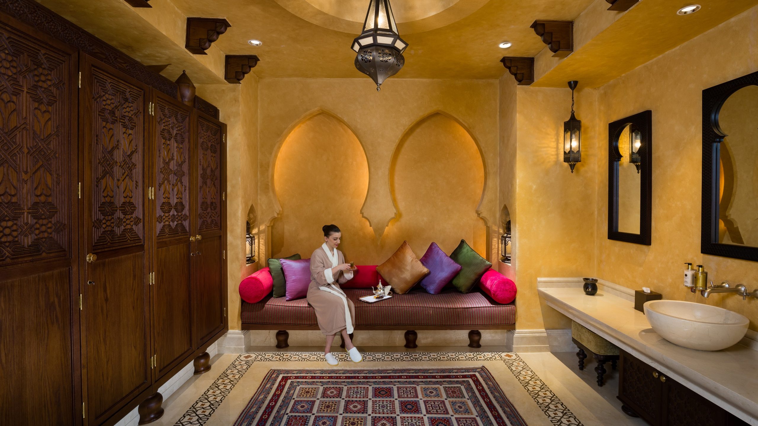 سبا فندق قصر الإمارات يقدم عروض استجمام حصرية إحتفالاً بالأم