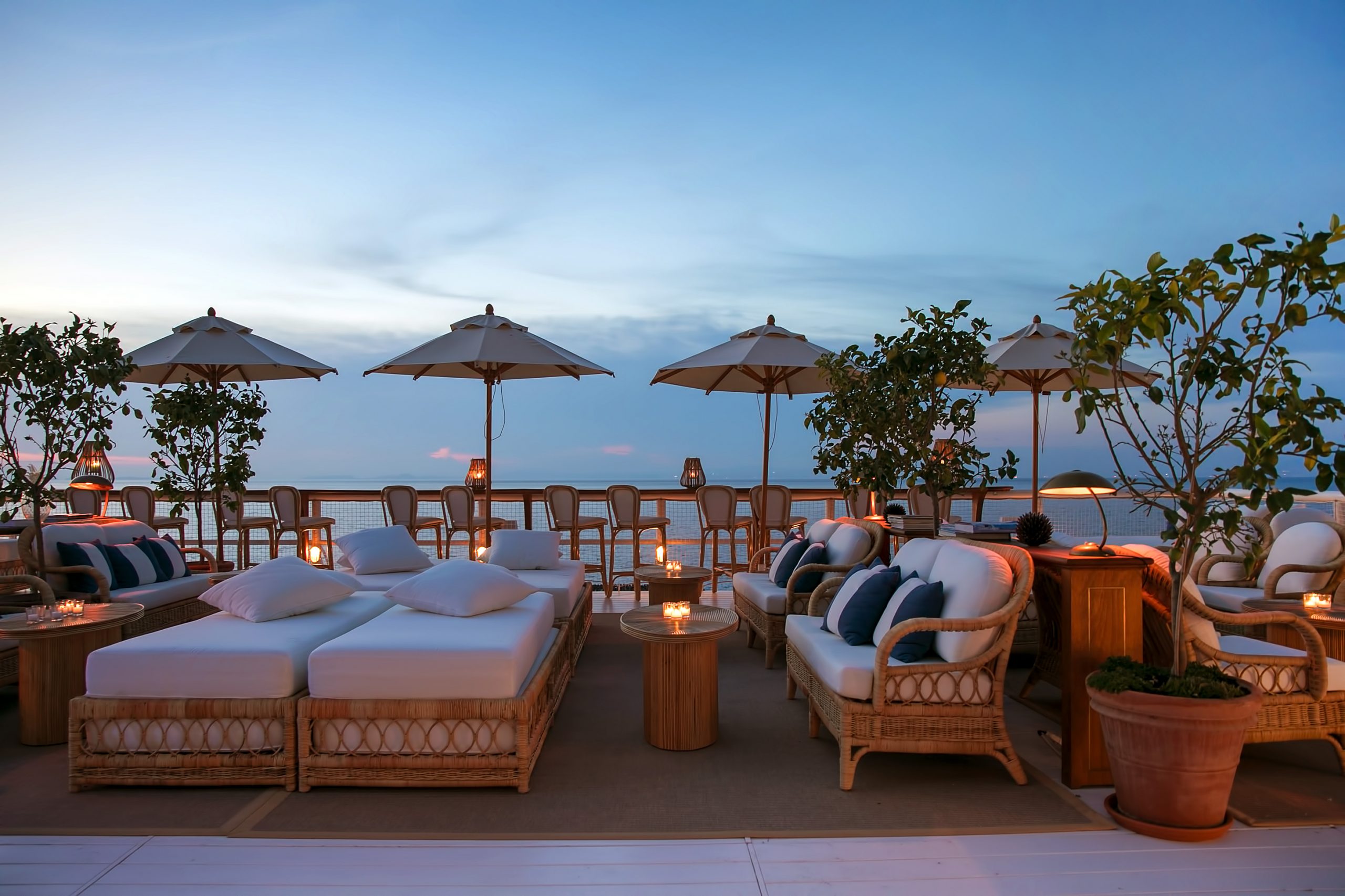 Jumeirah Capri Palace – Il Riccio Evening Outdoor Seating (1)