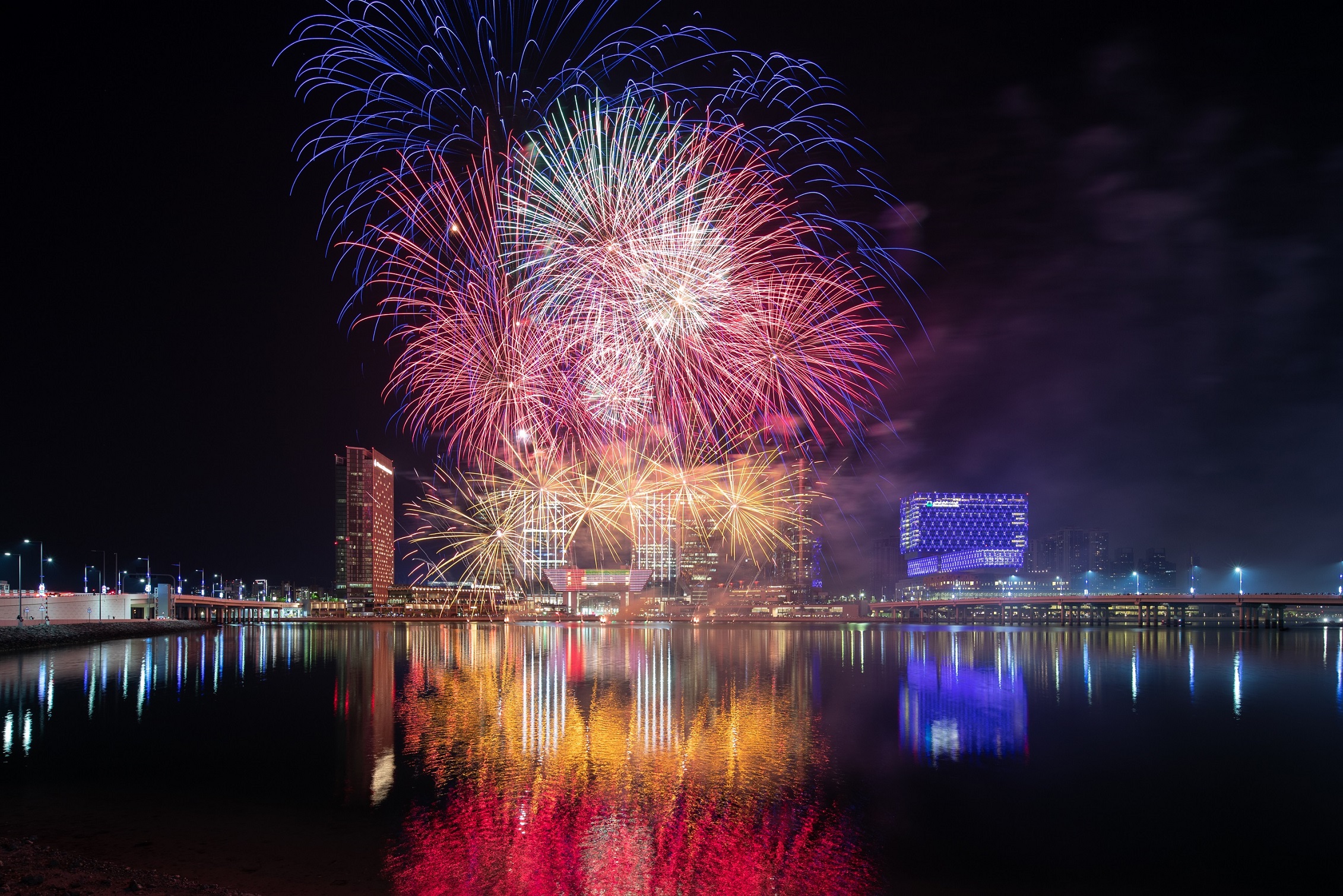 جزيرة الماريه تنظم مهرجان إحتفالي بعيد الإتحاد 2021