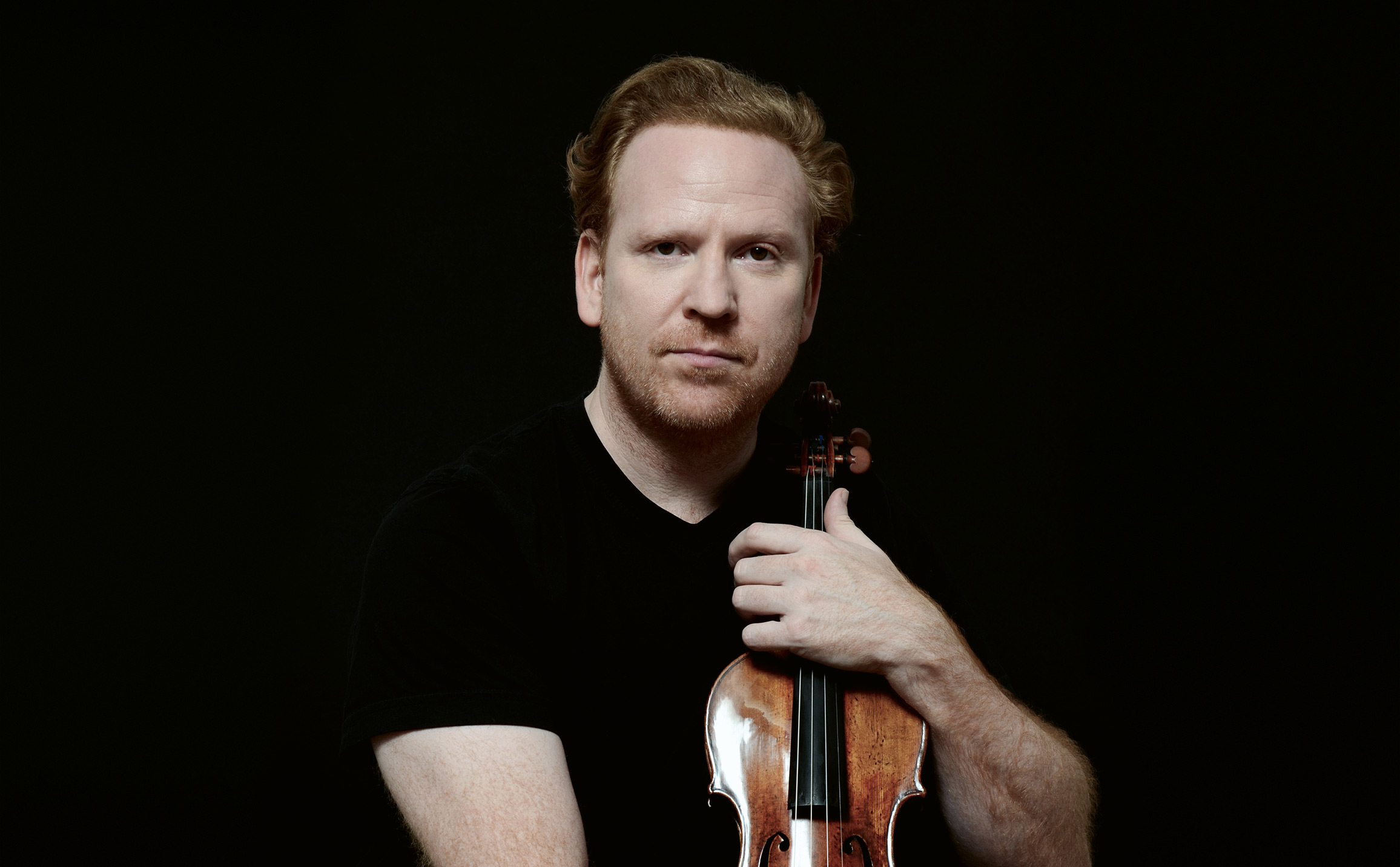 عازف الكمان البريطاني العالمي دانييل هوب