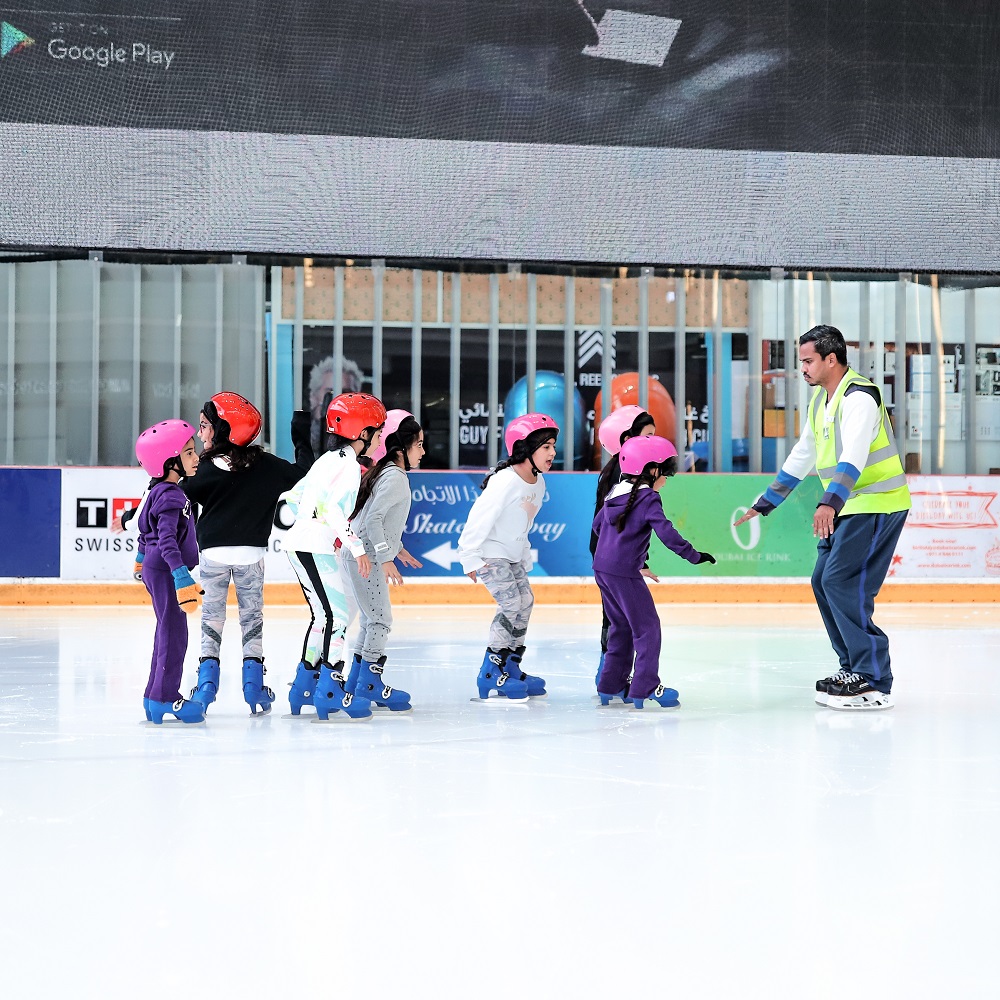 أكاديمية حلبة دبي للتزلّج