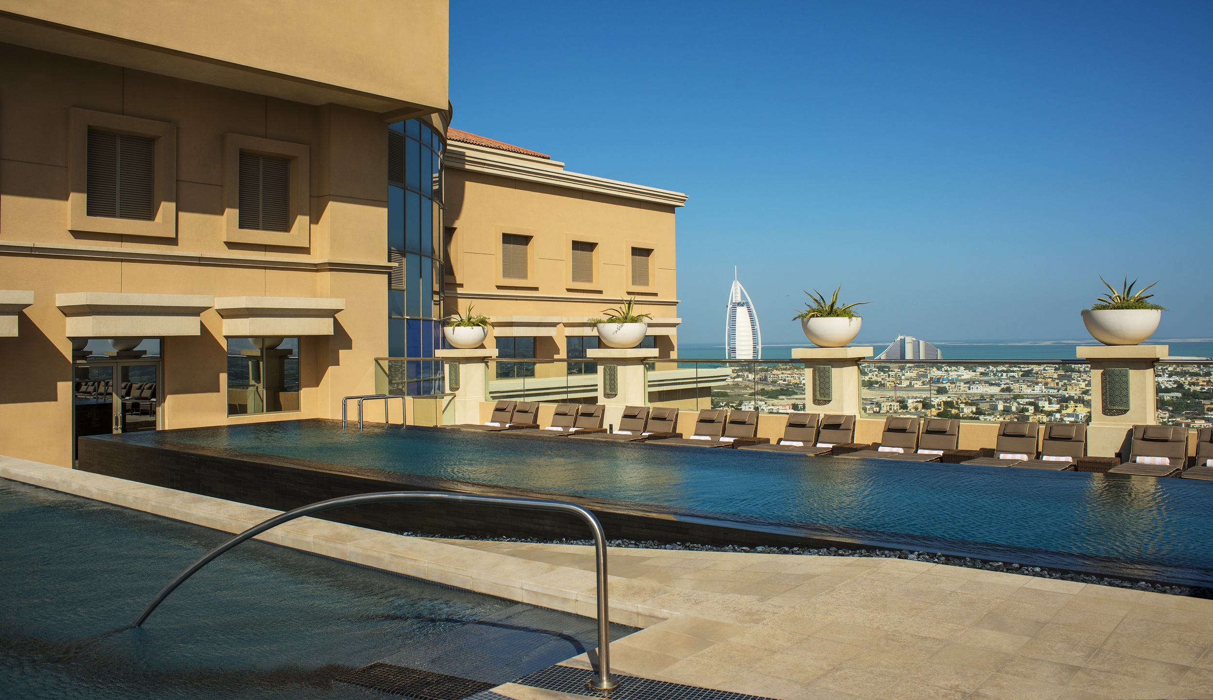 فندق شيراتون مول الإمارات تطلق باقة إقامة جديدة زاخرة بالمزايا والمفاجآت