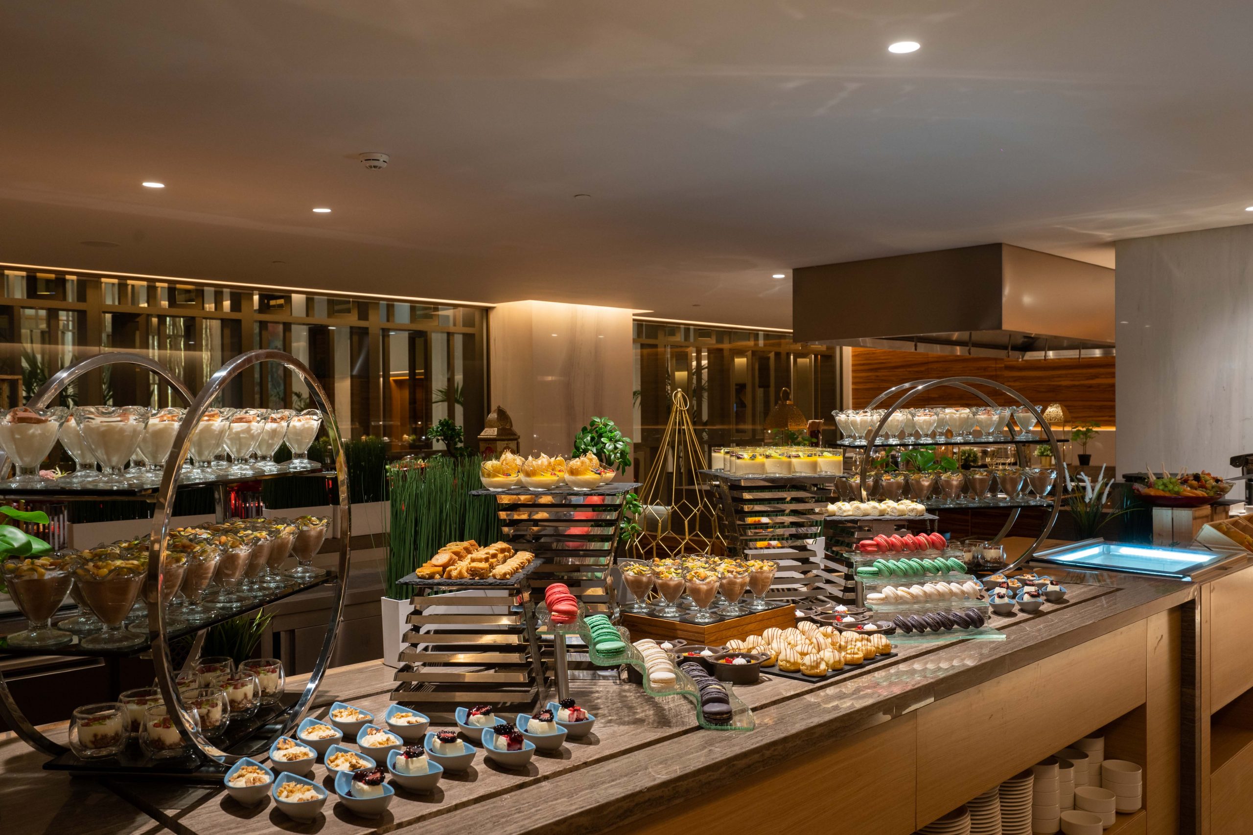 فندق جراند كوزموبوليتان دبي يطلق ليالي مأكولات جديدة لسنة 2023
