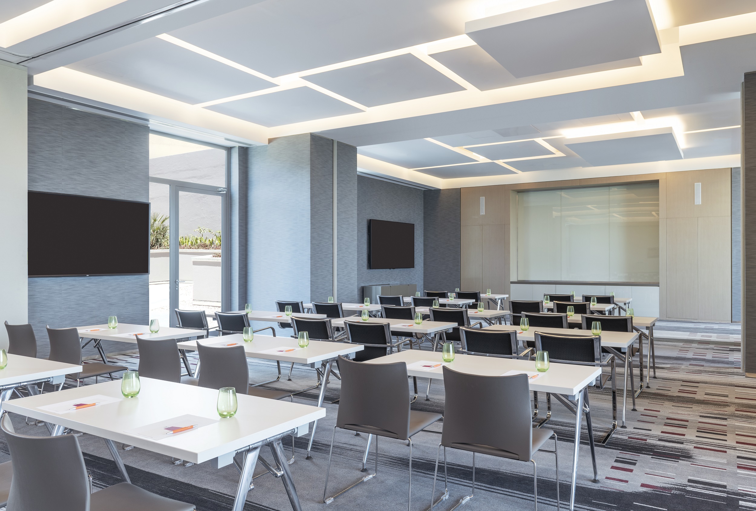 Aloft Dubai Creek Meeting Space – 1