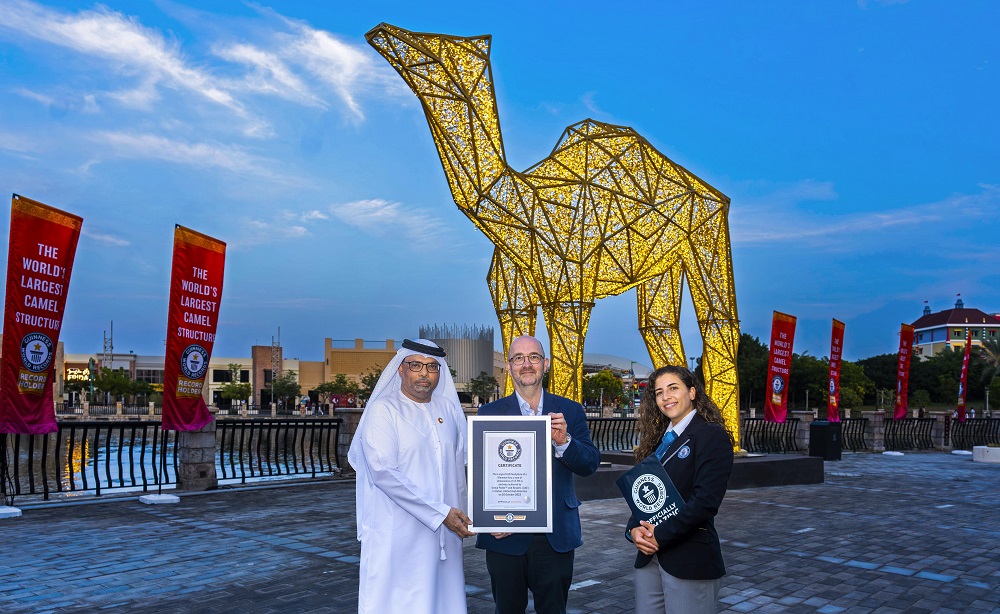 Image 1 – The largest LED illuminated camel in the world comes to Dubai Parks™ and Resorts_LR